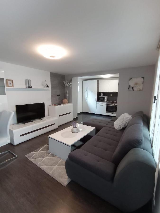 Petra Apartment Dakovo Luaran gambar