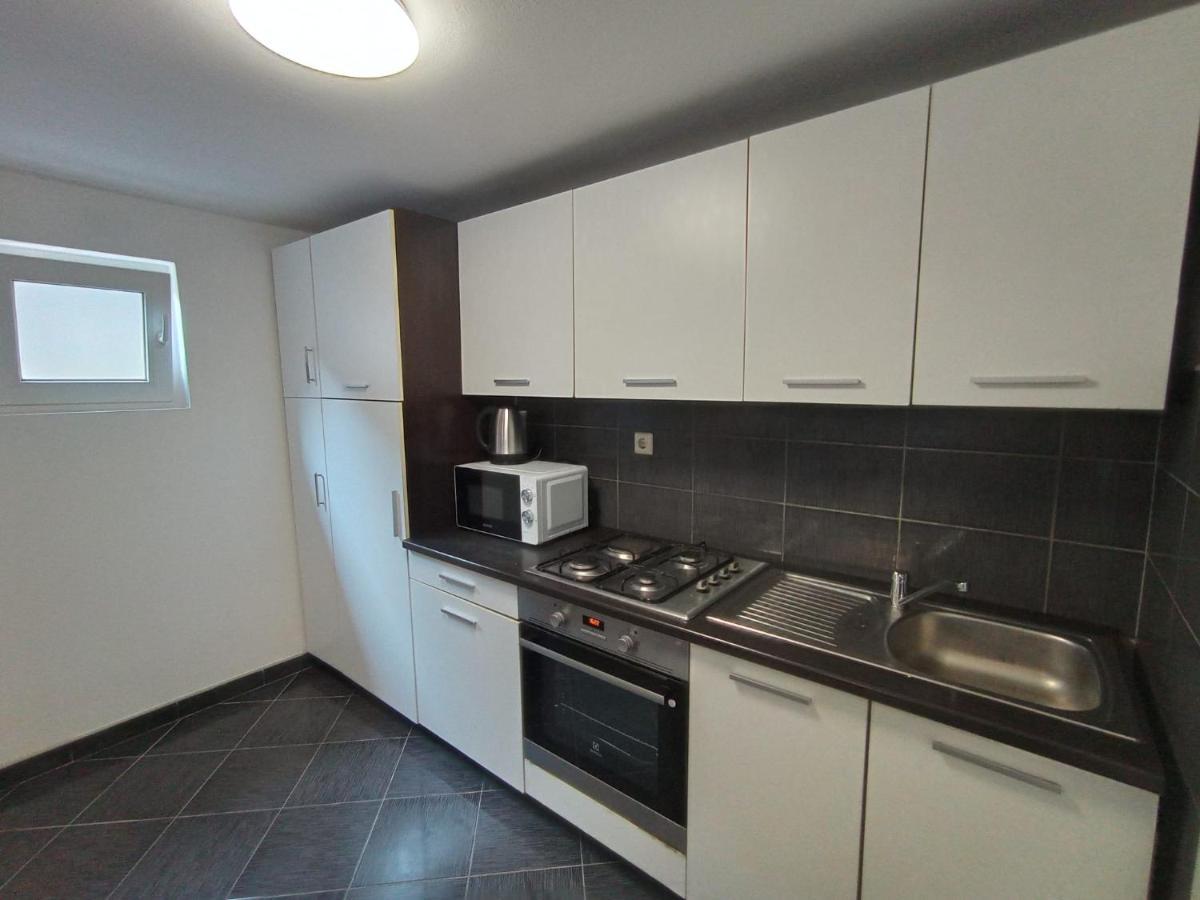 Petra Apartment Dakovo Luaran gambar