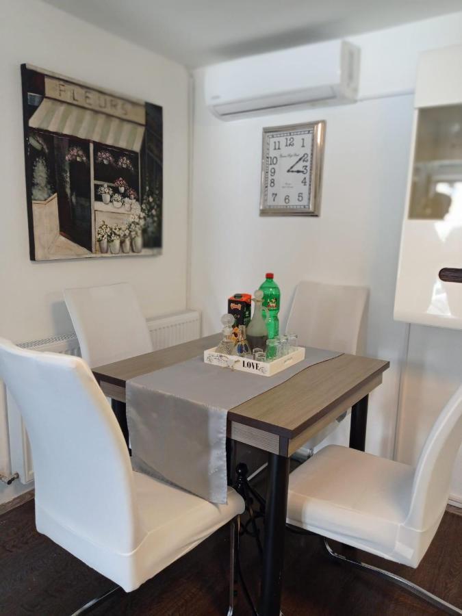 Petra Apartment Dakovo Luaran gambar