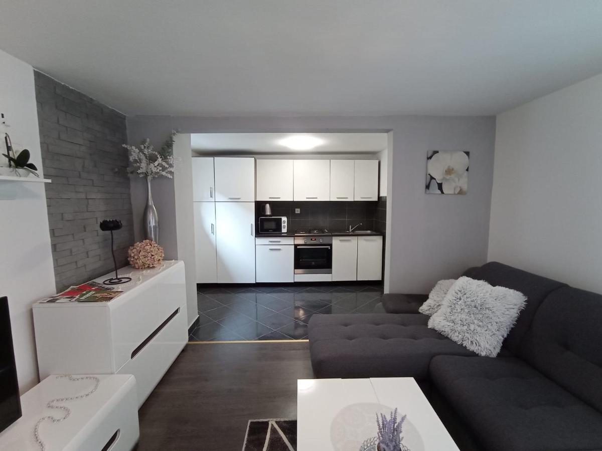 Petra Apartment Dakovo Luaran gambar
